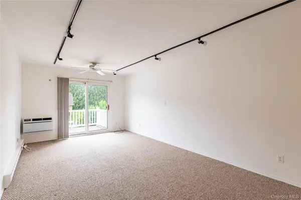 101 Sylvan AVE #65, Miller Place, NY 11764