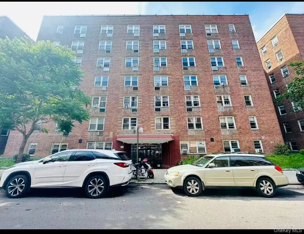 140-65 Beech AVE #4H, Flushing, NY 11355