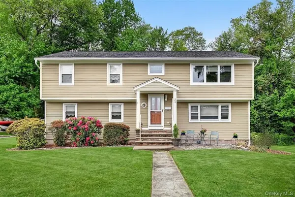 7 Windsor Brook LN, Tappan, NY 10983