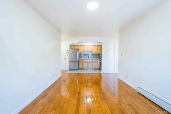 35-06 Leavitt ST #6C, Flushing, NY 11354
