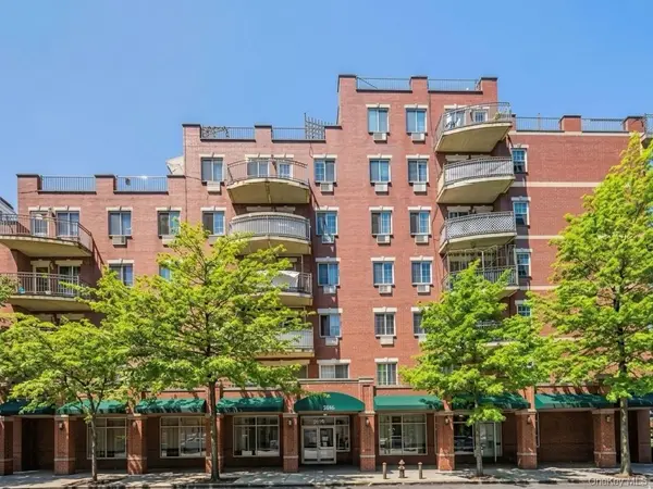35-06 Leavitt ST #6C, Flushing, NY 11354