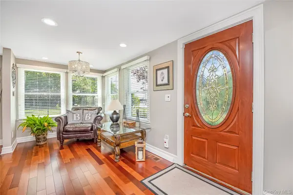 427 Vanderbilt BLVD, Oakdale, NY 11769