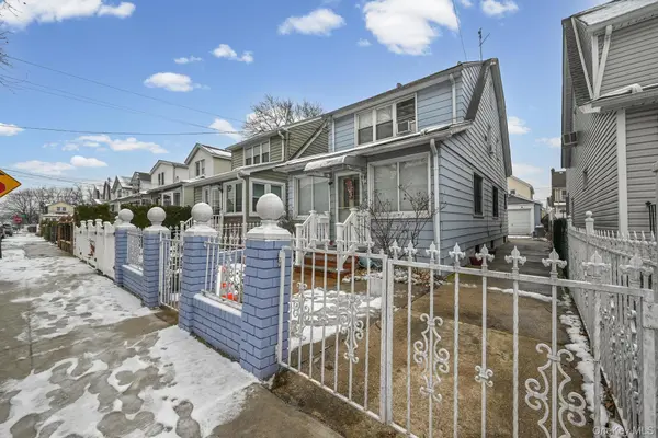 19028 118th AVE, Saint Albans, NY 11412