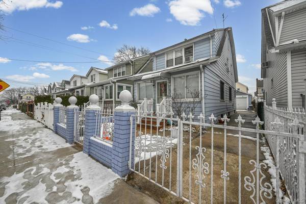 19028 118th AVE, Saint Albans, NY 11412