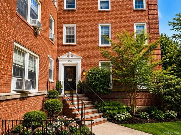 230 Central AVE #1-C, Lawrence, NY 11559