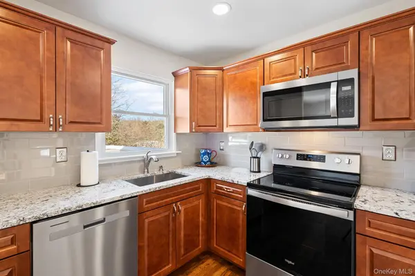 27 Church ST, Wallkill, NY 12589