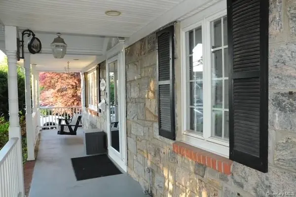 1984 Russell ST, North Bellmore, NY 11710