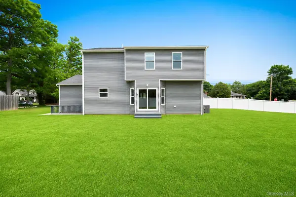 164 Chestnut ST, Mount Sinai, NY 11766