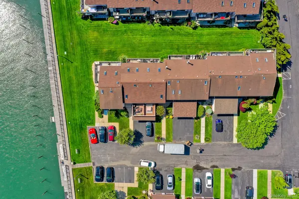 1 Anchorage Way #601, Freeport, NY 11520
