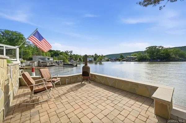 53 Shore AVE, Greenwood Lake, NY 10925