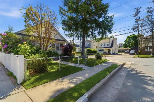 44 Saint Pauls RD, Hempstead, NY 11550