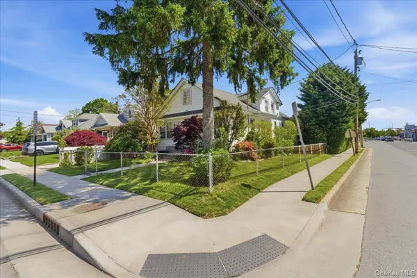 44 Saint Pauls RD, Hempstead, NY 11550