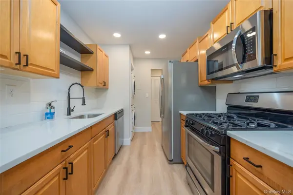 145 New Holland VLG, Nanuet, NY 10954