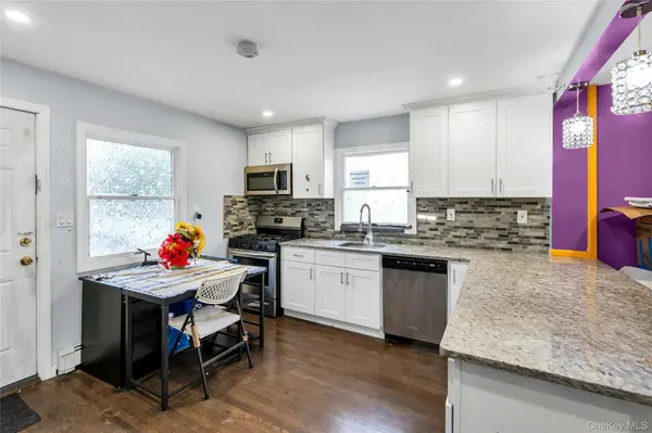 80 E 19th ST, Huntington Station, NY 11746