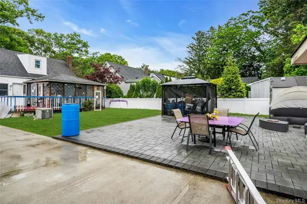 80 E 19th ST, Huntington Station, NY 11746