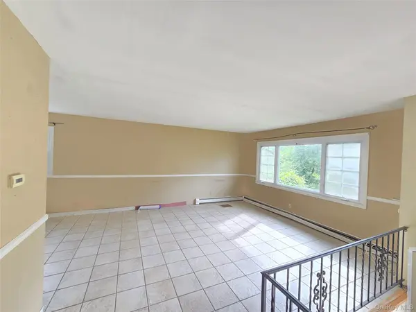 1425 State Route 32, Wallkill, NY 12589