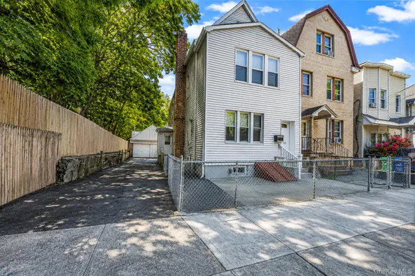 10003 88th AVE, Richmond Hill, NY 11418