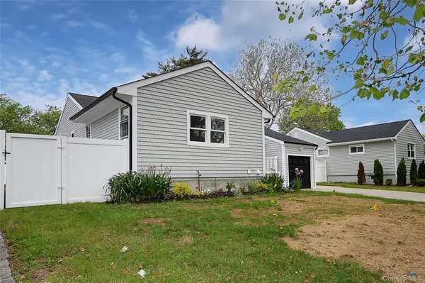 224 Hungry Harbor RD, Valley Stream, NY 11581