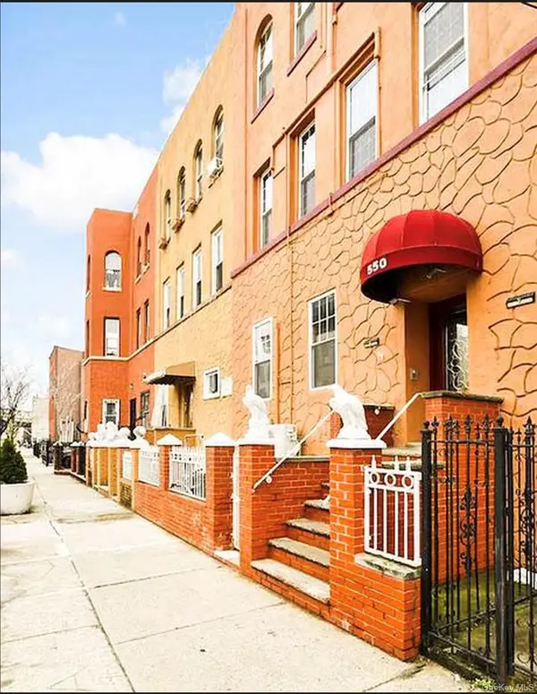 550 Hart ST, Brooklyn, NY 11221