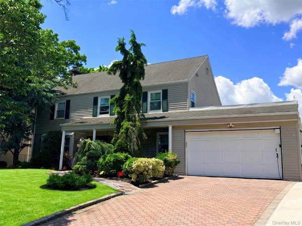 1566 Pebble LN, Hewlett, NY 11557