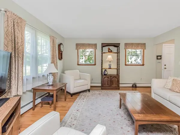 211 Warren AVE, Hawthorne, NY 10532