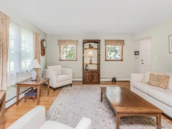 211 Warren AVE, Hawthorne, NY 10532