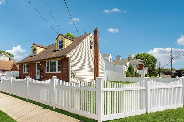 2877 Calvin RD, Oceanside, NY 11572
