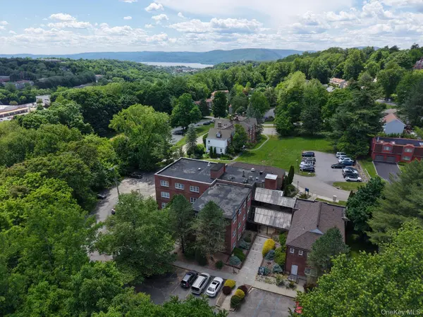 2 Stowe ST, Peekskill, NY 10566