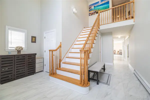 458 E Pine ST, Long Beach, NY 11561