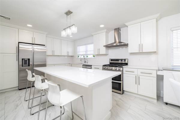 458 E Pine ST, Long Beach, NY 11561