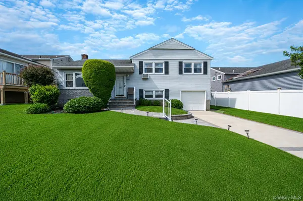2637 Marin LN, East Meadow, NY 11554