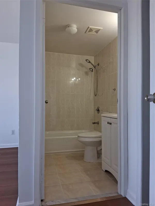 81-15 Queens BLVD #4J, Elmhurst, NY 11373