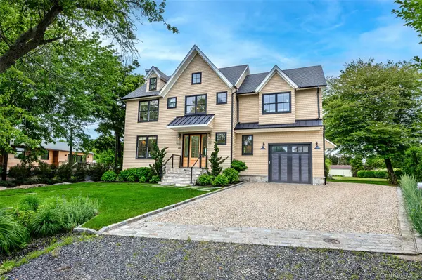 405 Williamsburgh DR, Southold, NY 11971