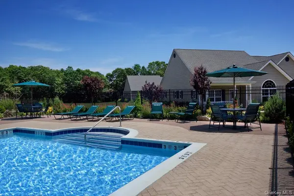 100 Fairfield LN #90, Mastic Beach, NY 11951