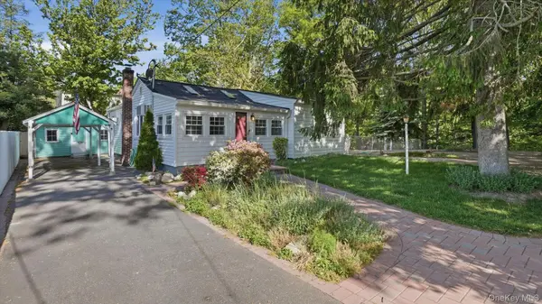 26 Florida RD, Rocky Point, NY 11778