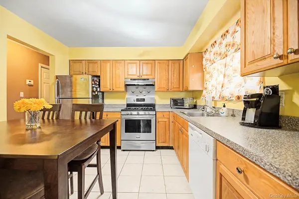2459 Lodovick AVE, Bronx, NY 10469