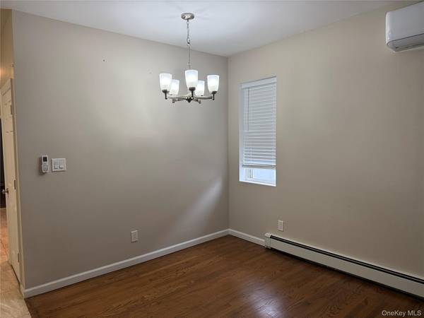 76 Van Cott AVE, Hempstead, NY 11550