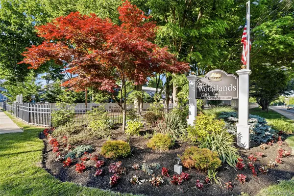 127 Cardinal LN #127, Islip, NY 11731