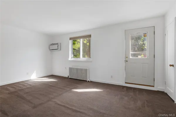254-18 2nd Floor 75 Ave #Upper, Glen Oaks, NY 11004