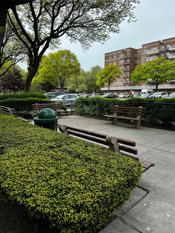 149-30 88th ST #3D, Howard Beach, NY 11414