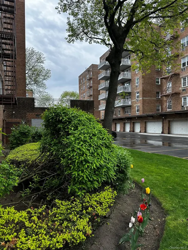 149-30 88th ST #3D, Howard Beach, NY 11414
