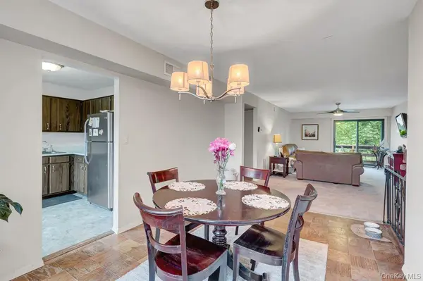 102 Mariners WAY, Copiague, NY 11726