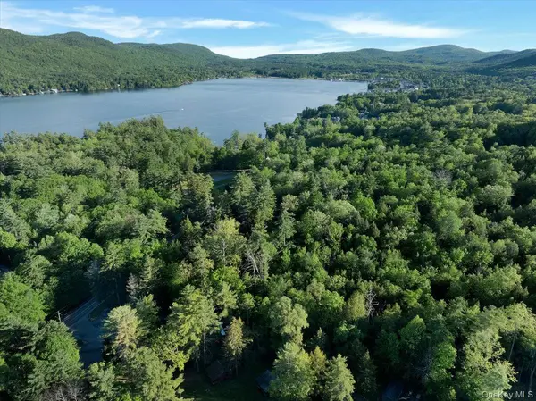 3089 Lakeshore DR, Lake George, NY 12845