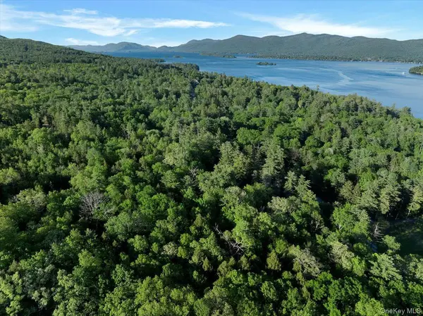 3089 Lakeshore DR, Lake George, NY 12845