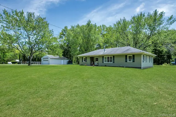 53 Bible Camp RD, Bloomingburg, NY 12721