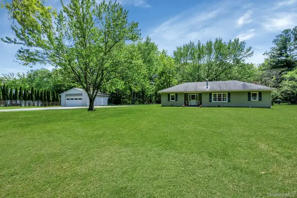 53 Bible Camp RD, Bloomingburg, NY 12721