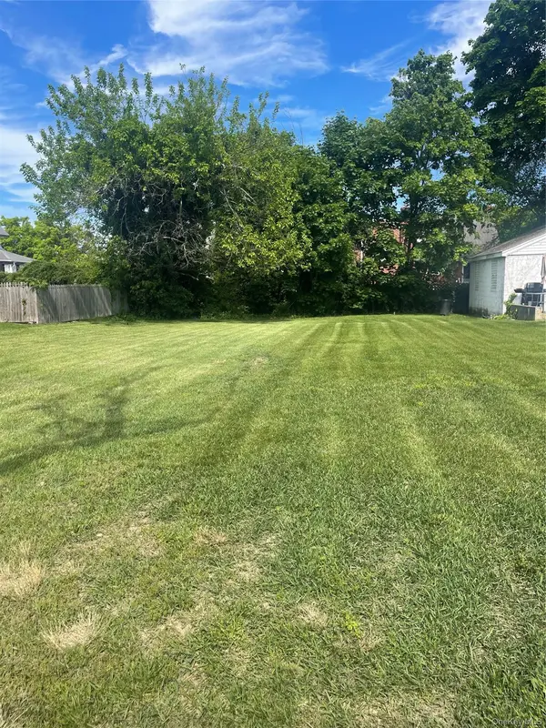 170 Cedar ST, Freeport, NY 11520