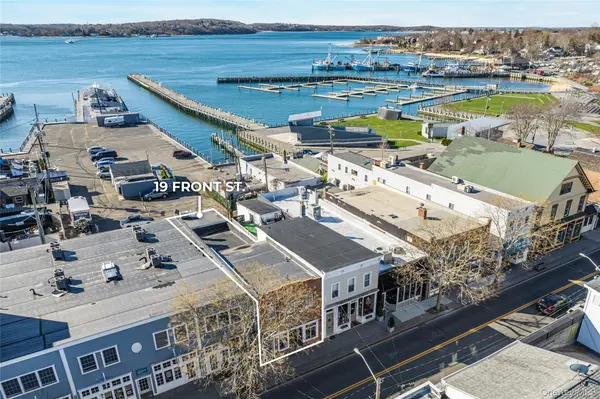 19 Front ST, Greenport, NY 11944
