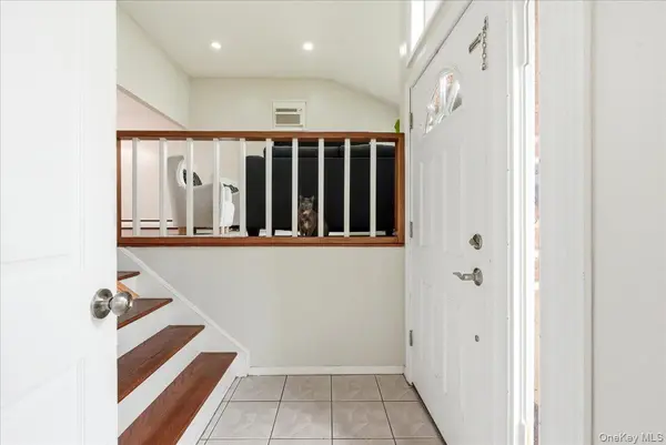 2466 new york New York AVE, Melville, NY 11747