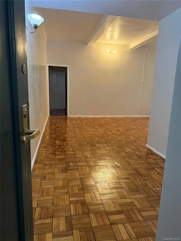 1501 Metropolitan AVE #MG, Bronx, NY 10462
